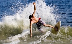 开云体育中国官网-南半球的绿茵风暴，新西兰战术压制智利，欧冠决赛之外的足球哲学启示