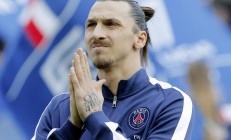 开云体育中国-赛道与球场，维斯塔潘的F1加冕夜，塔图姆的绿军凯歌