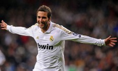 开云体育官网-里昂力克比利时，伊布刷新纪录，一场定义时代的胜利