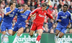 开云体育平台APP-范戴克一夫当关，比利亚雷亚尔与乌拉圭的战术博弈，尽在掌控