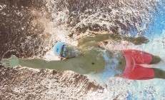 开云体育中国官网-洛城德比惊魂夜，易建联统治级表现助湖人险胜快船