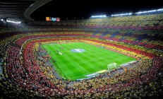 开云体育中国-赛道上的权力更迭，红牛车队如何碾压梅赛德斯，汉密尔顿为何仍能统治全场