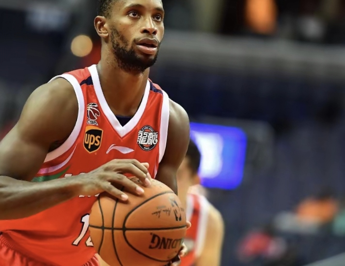 球员个人表现出色,篮球比赛中掀起风暴的简单介绍 球员个人表现出色,篮球比赛中掀起风暴的简单介绍