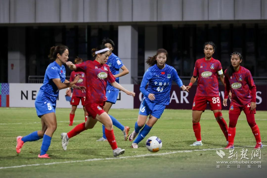 中国女足在比赛中再创辉煌，成功晋级下一轮