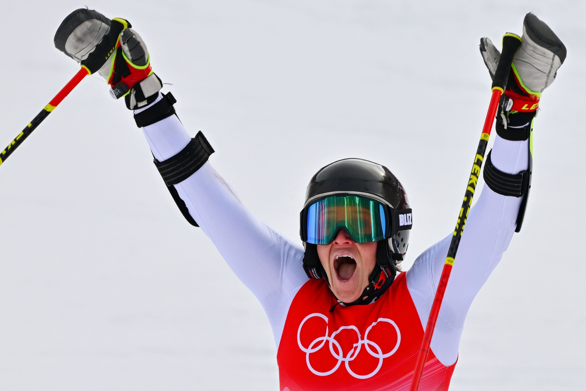 瑞典游泳选手冲刺成功，登上领奖台