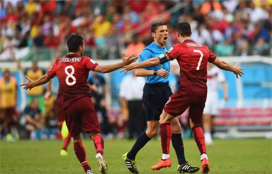 包含葡萄牙队惨遭逆转，小组出线前景一片黑暗的词条