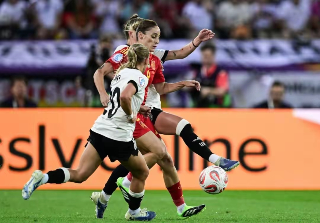 欧洲足球锦标赛：女队表现抢眼