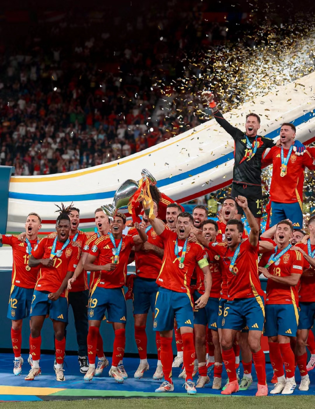 西班牙选手集体出击,获得优异成绩 西班牙选手集体出击,获得优异成绩