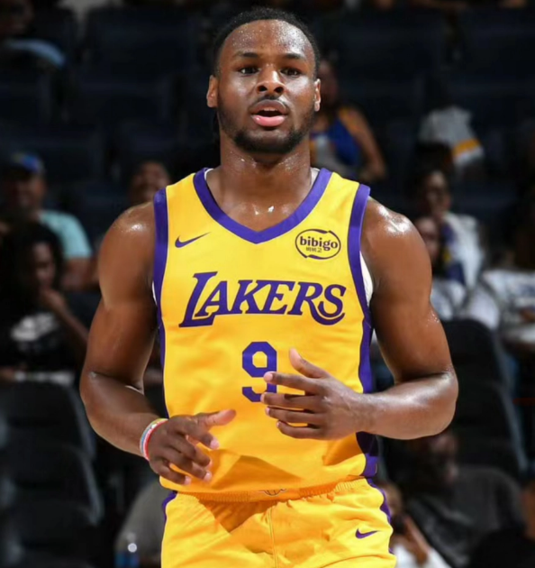 西班牙男篮绝地反击湖人B队，杰伦·布朗关键制胜的简单介绍