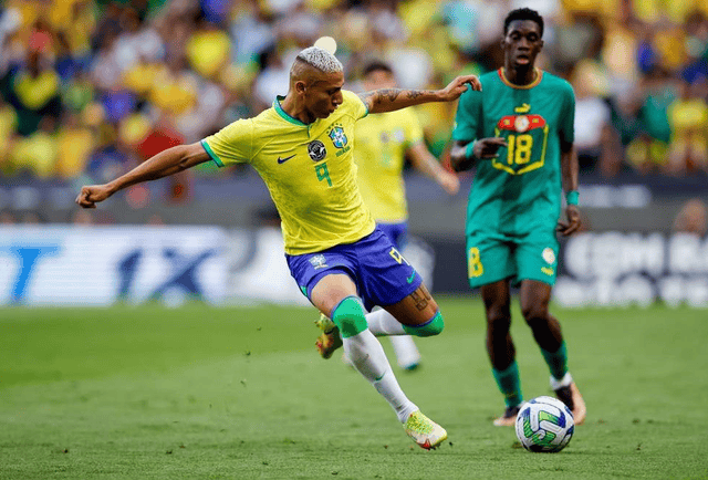 包含塞内加尔翻盘国际米兰,马丁内利惊艳四座的词条 包含塞内加尔翻盘国际米兰,马丁内利惊艳四座的词条