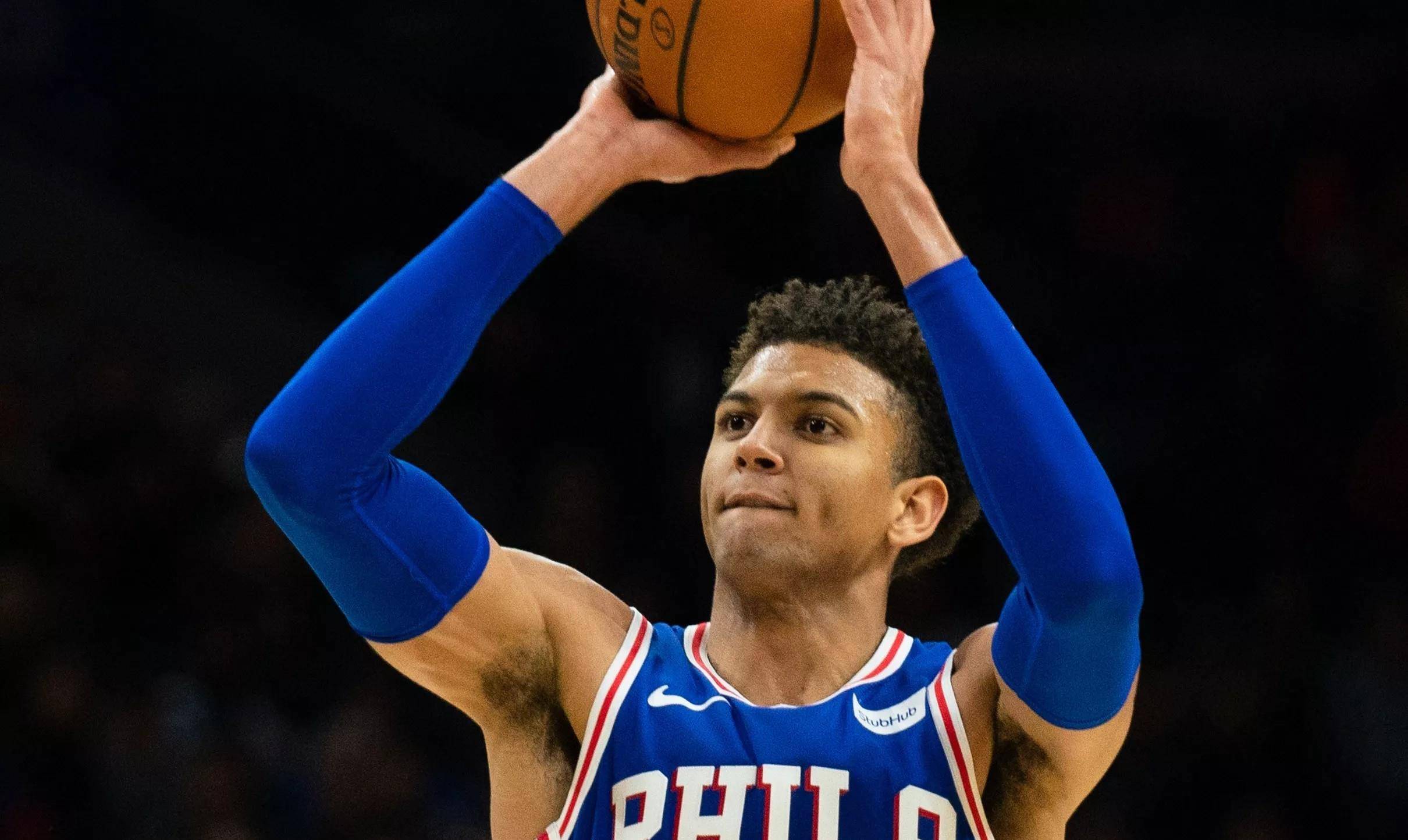 雄鹿队交易传闻不断，球迷们猜测下一个动作