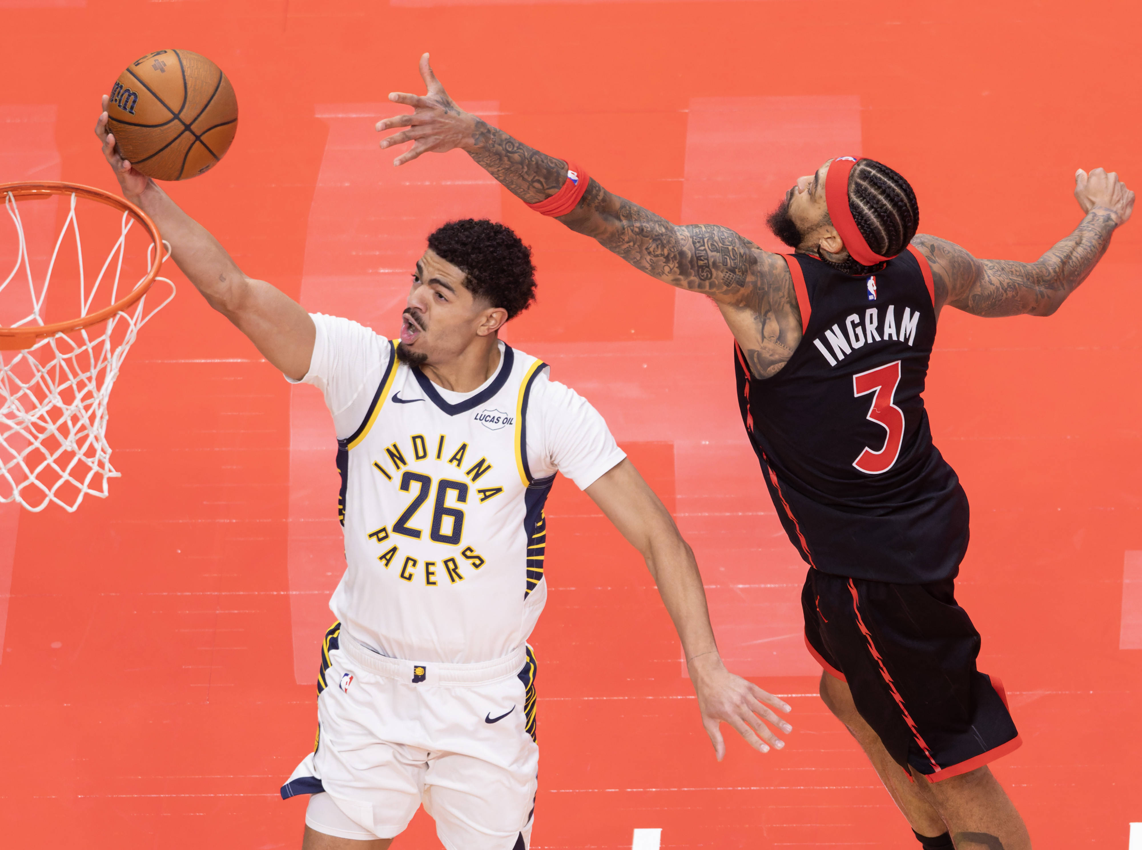 包含猛龙轻取热火，欧文关键制胜的词条